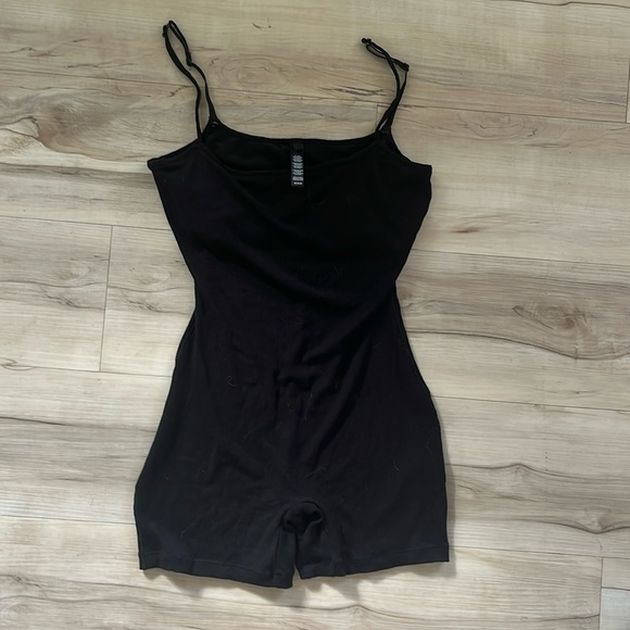 Skims Ribbed Playsuit - Picture 1 of 2